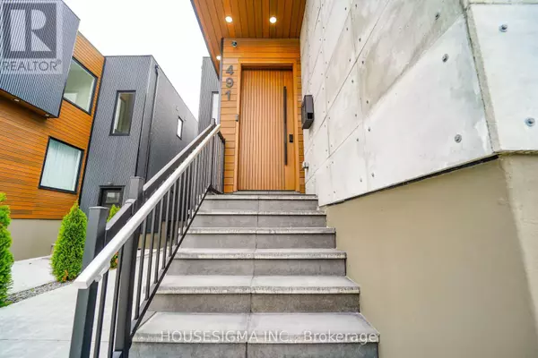 Oshawa (central), ON L1H5B8,491 DREW STREET