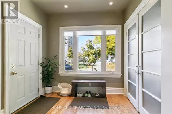 Toronto (greenwood-coxwell), ON M4L2Z1,283 ASHDALE AVENUE