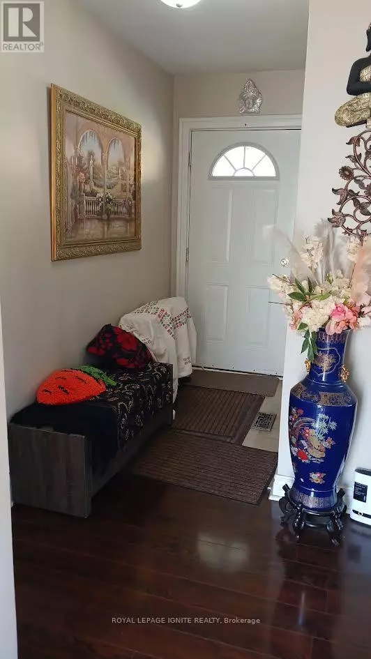 Toronto (woburn), ON M1G2L3,16 Lakeland CRES #Main