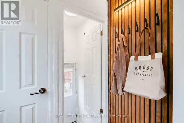 Toronto (east York), ON M4C3W6,10 NORLONG BOULEVARD