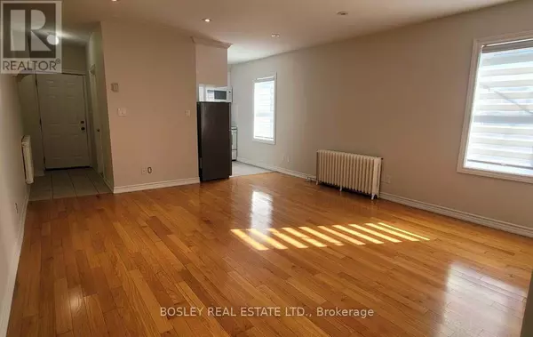 Toronto (danforth Village-east York), ON M4K3W1,1023 Pape AVE #Upper