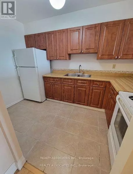 Toronto (steeles), ON M1W3V4,55 Bamburgh CIR #1613