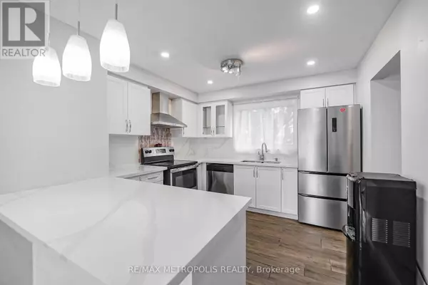 Toronto (malvern), ON M1B1K5,75 Blackwell AVE #8