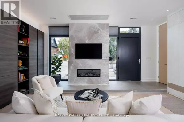 Toronto (south Riverdale), ON M4L2N5,60 HILTZ AVENUE