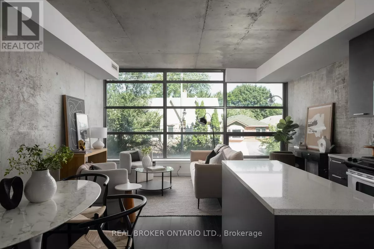 Toronto (south Riverdale), ON M4M0A7,90 Broadview AVE #202