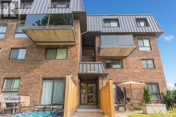 53 Taunton RD East #57, Oshawa (centennial), ON L1G3T6