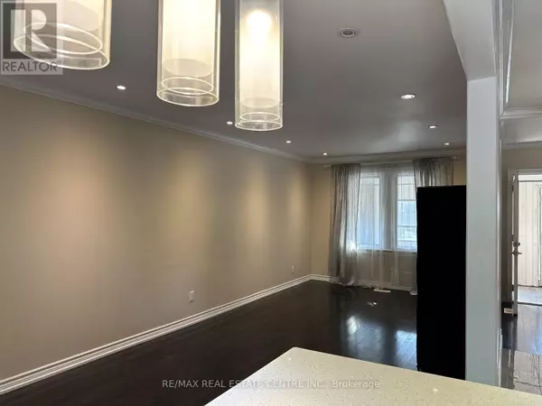 Oshawa (o'neill), ON L1G1Z3,164 ADELAIDE AVENUE E