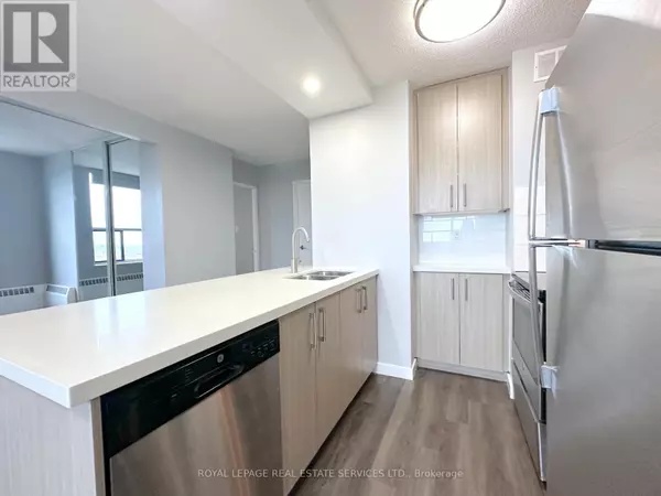 Toronto (east End-danforth), ON M4C4X4,275 Main ST #1701