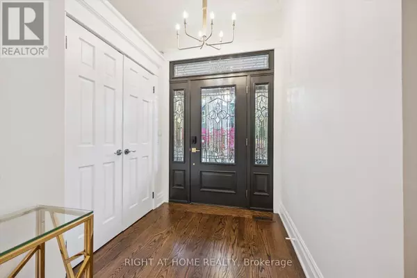 Toronto (the Beaches), ON M4L3V2,64 WHEELER AVENUE