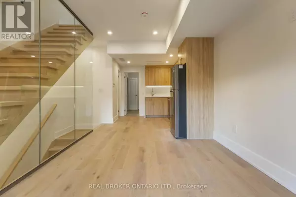 Toronto (south Riverdale), ON M4M2Z8,72 Jones AVE #Unit R