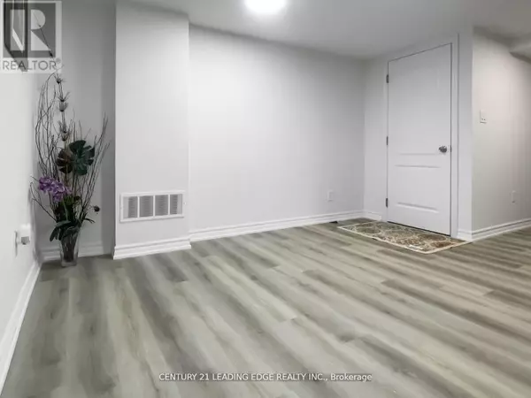 Oshawa (eastdale), ON L1G6J6,117 Riverside DR North #A