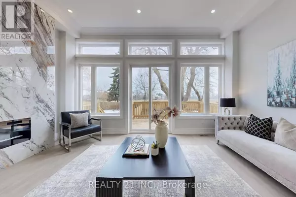 Toronto (birchcliffe-cliffside), ON M1N2L2,17 MALTA STREET