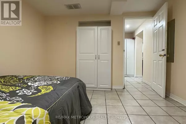 Toronto (woburn), ON M1H2G8,112 Brantwood DR #Bsmt A