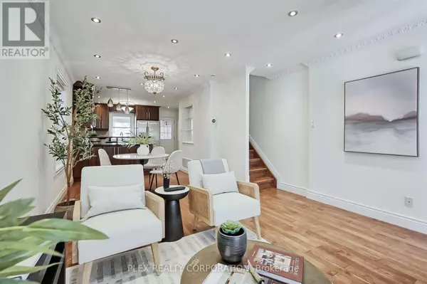 Toronto (greenwood-coxwell), ON M4L3B2,192 COXWELL AVENUE