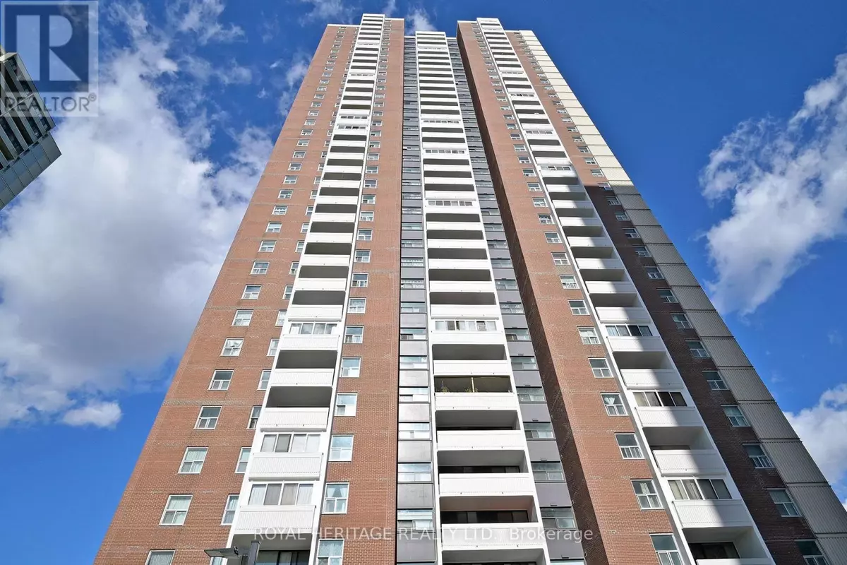 Toronto (crescent Town), ON M4C5L5,3 Massey SQ #301