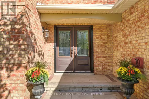 Ajax (central West), ON L1T3J5,33 SIMMS DRIVE