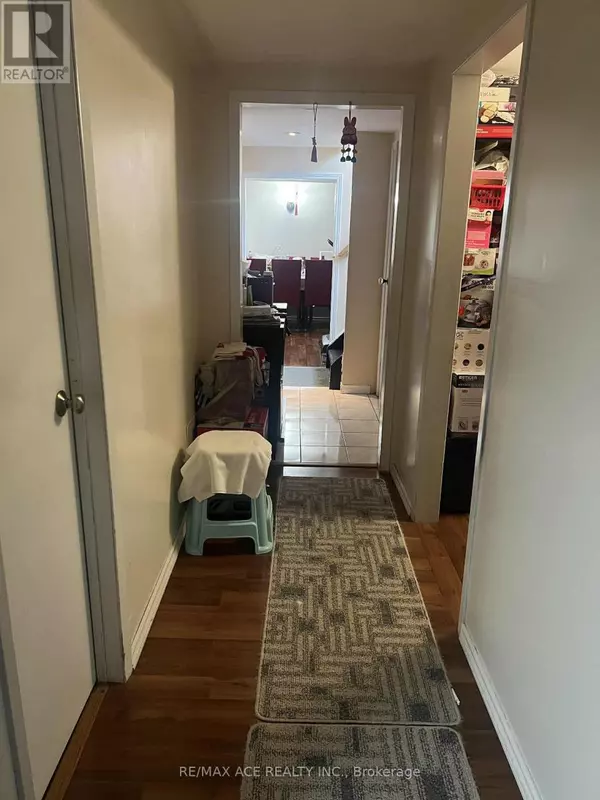 Toronto (malvern), ON M1B1X6,33 CROW TRAIL