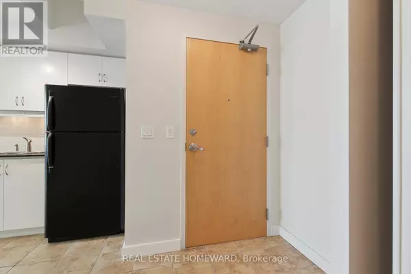 Toronto (the Beaches), ON M4E3Y2,601 Kingston RD #309