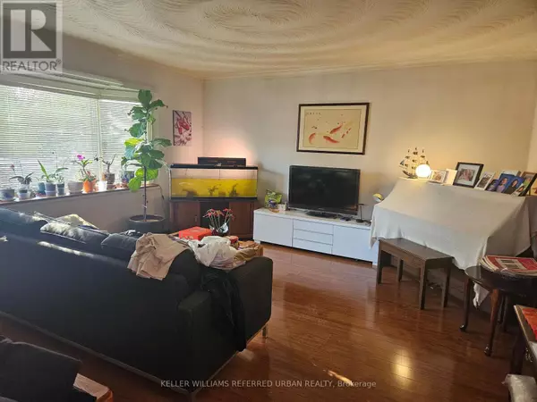 Toronto (centennial Scarborough), ON M1C1R4,5332 LAWRENCE AVENUE E