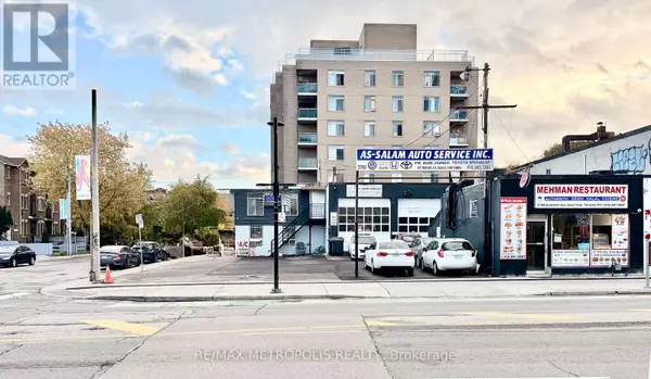 Toronto (east End-danforth), ON M4C1L9,2789 & 2793 DANFORTH AVENUE