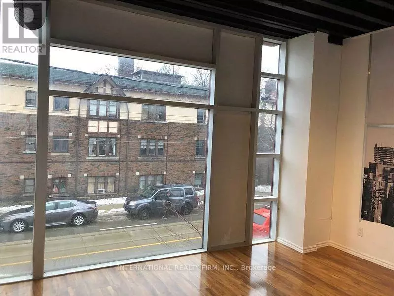 Toronto (the Beaches), ON M4E1G2,2252 Queen ST East #2