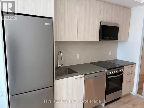 Toronto (rouge), ON M1B5S3,7439 Kingston RD #413A