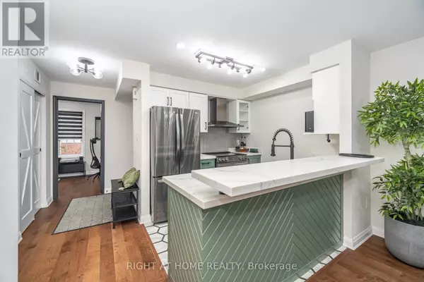 Whitby (pringle Creek), ON L1R0A5,2-38 PETRA WAY