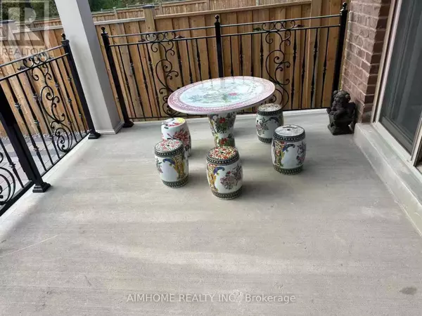 Toronto (highland Creek), ON M1C1A7,ROOM 1 MAIN FLOOR - 1385 MILITARY TRAIL