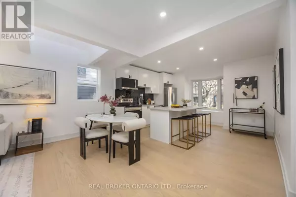 Toronto (east End-danforth), ON M4E3J7,152 PICKERING STREET