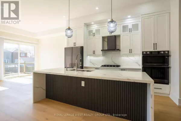 Toronto (birchcliffe-cliffside), ON M1N3P5,266A KENNEDY ROAD