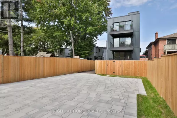 Toronto (east End-danforth), ON M4E2E6,2343 GERRARD STREET E