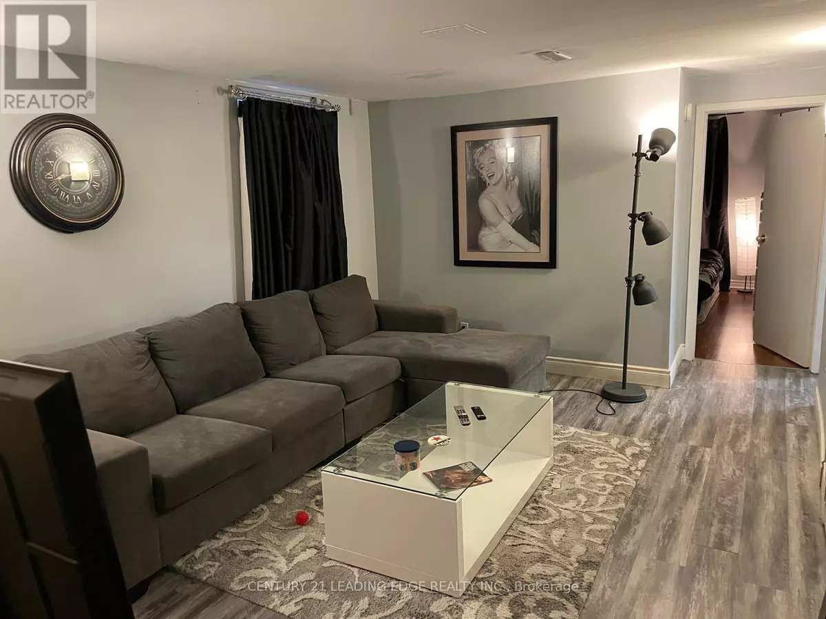 Toronto (centennial Scarborough), ON M1C2G8,49 Clappison BLVD #Lower