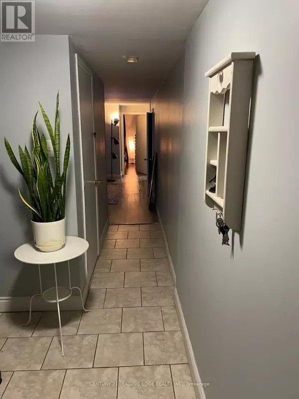 Toronto (centennial Scarborough), ON M1C2G8,49 Clappison BLVD #Lower