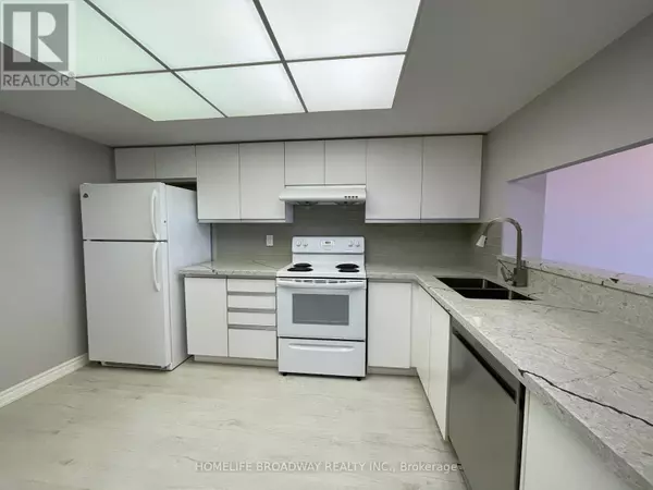 Toronto (milliken), ON M1V5E3,350 Alton Towers CIR #1409