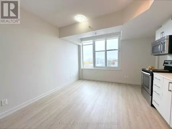 Toronto (east End-danforth), ON M4E2J4,763 Woodbine AVE #503