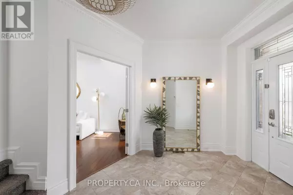 Toronto (centennial Scarborough), ON M1C5C2,43 ROCKPORT DRIVE