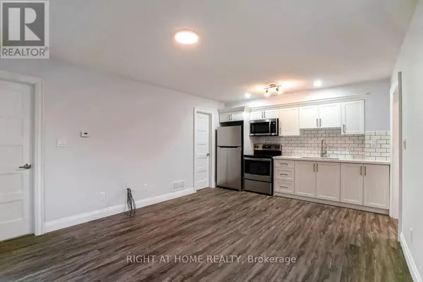 Oshawa (lakeview), ON L1H4K8,865 Simcoe ST South #Unit 2