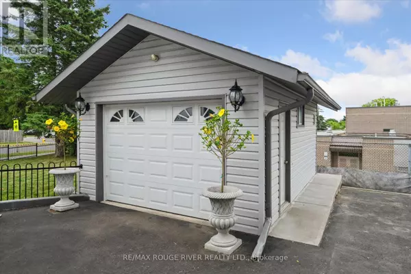 Oshawa (eastdale), ON L1K1M2,600 GALAHAD DRIVE