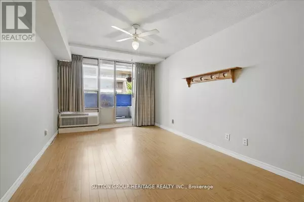 Oshawa (o'neill), ON L1G7C7,50 Richmond ST East #232