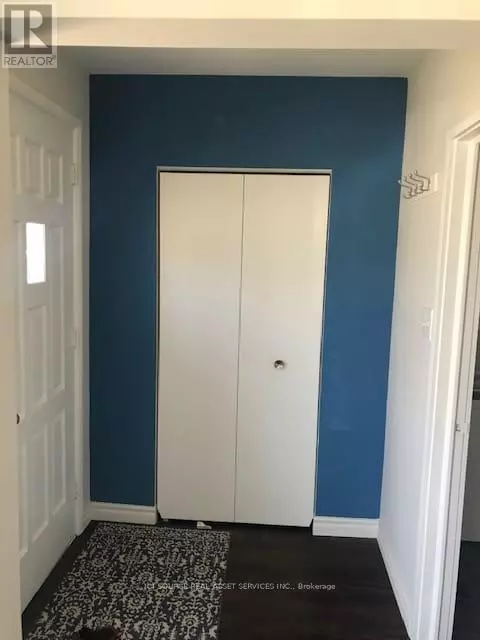 Toronto (woburn), ON M1G2V4,66 Peace DR #Main Floor