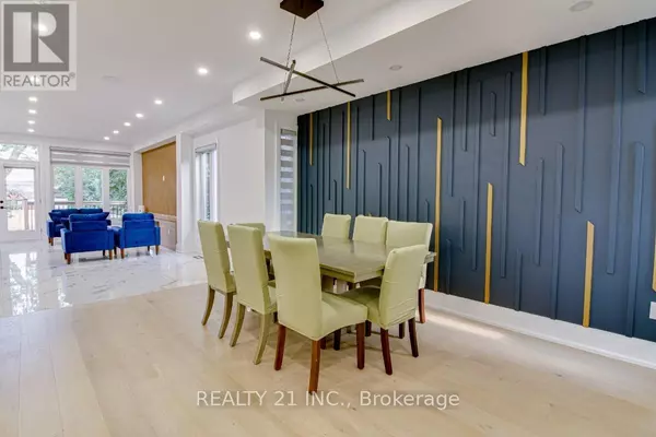 Toronto (birchcliffe-cliffside), ON M1N3G5,83 KALMAR AVENUE