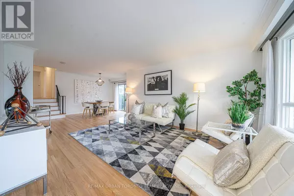 12 WARDENCOURT DRIVE, Toronto (tam O'shanter-sullivan), ON M1T2H3