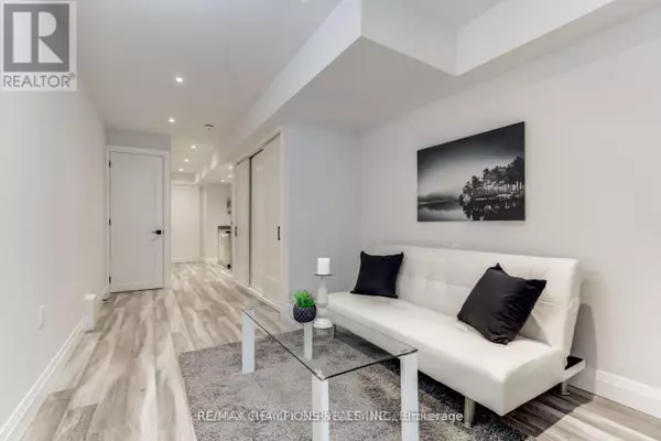 Toronto (south Riverdale), ON M4M2X6,41 Caroline AVE #Bsmt