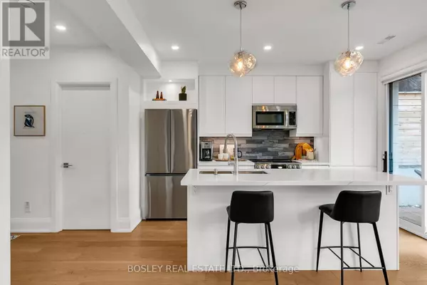 Toronto (woodbine Corridor), ON M4C4B1,MAIN AND REAR - 108 MOBERLY AVENUE