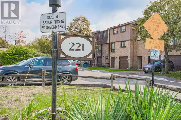 221 Ormond DR #39, Oshawa (samac), ON L1G6T7