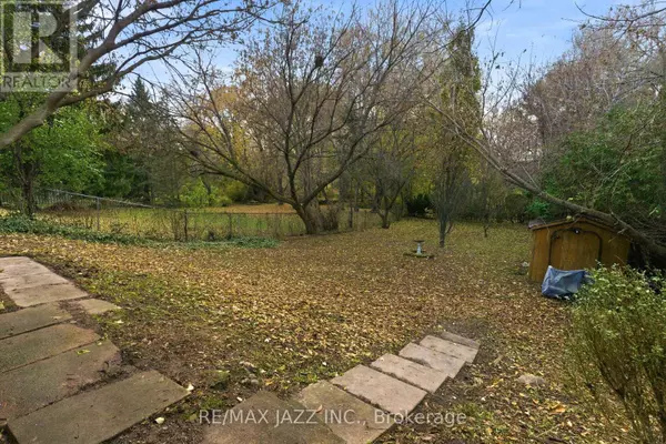 Oshawa (donevan), ON L1H6X4,286 LORINDALE DRIVE