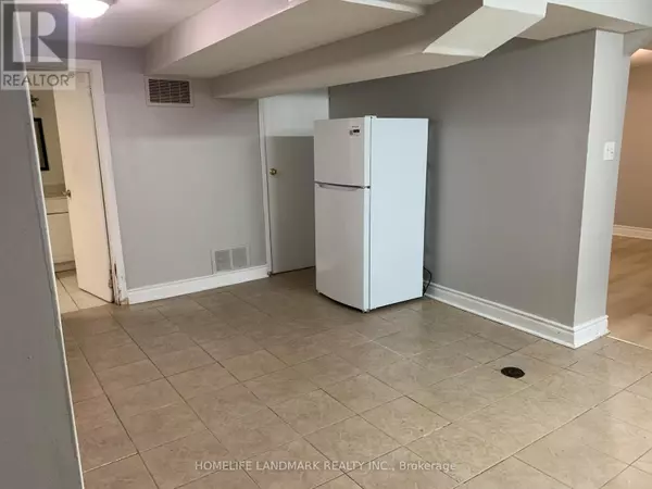 Ajax (south East), ON L1S2S3,5 Tulloch DR #( Lower )