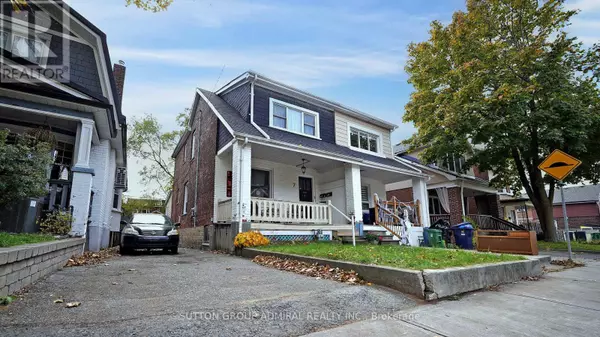 Toronto (east End-danforth), ON M4C1P3,7 HARRIS AVENUE