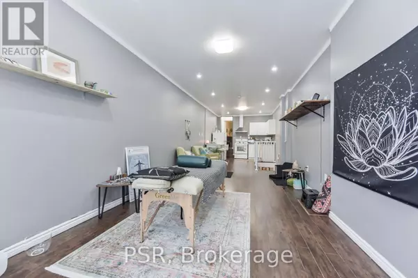 Toronto (north Riverdale), ON M4K3S3,640 PAPE AVENUE