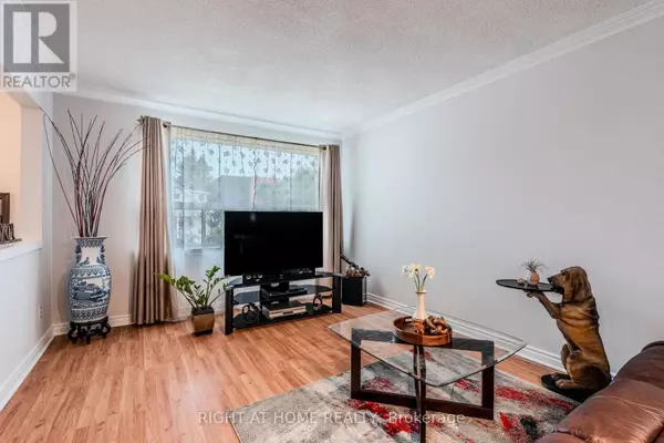 Toronto (birchcliffe-cliffside), ON M1N3L9,218 SOUTH WOODROW BOULEVARD